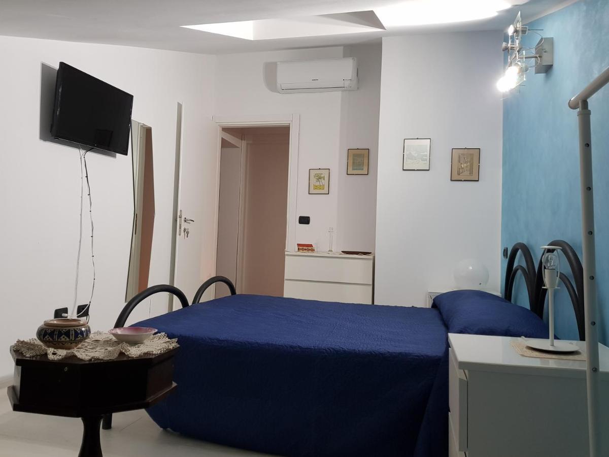 Bed and Breakfast Dormi Da Me Sul Mare Civitanova Marche Exterior foto