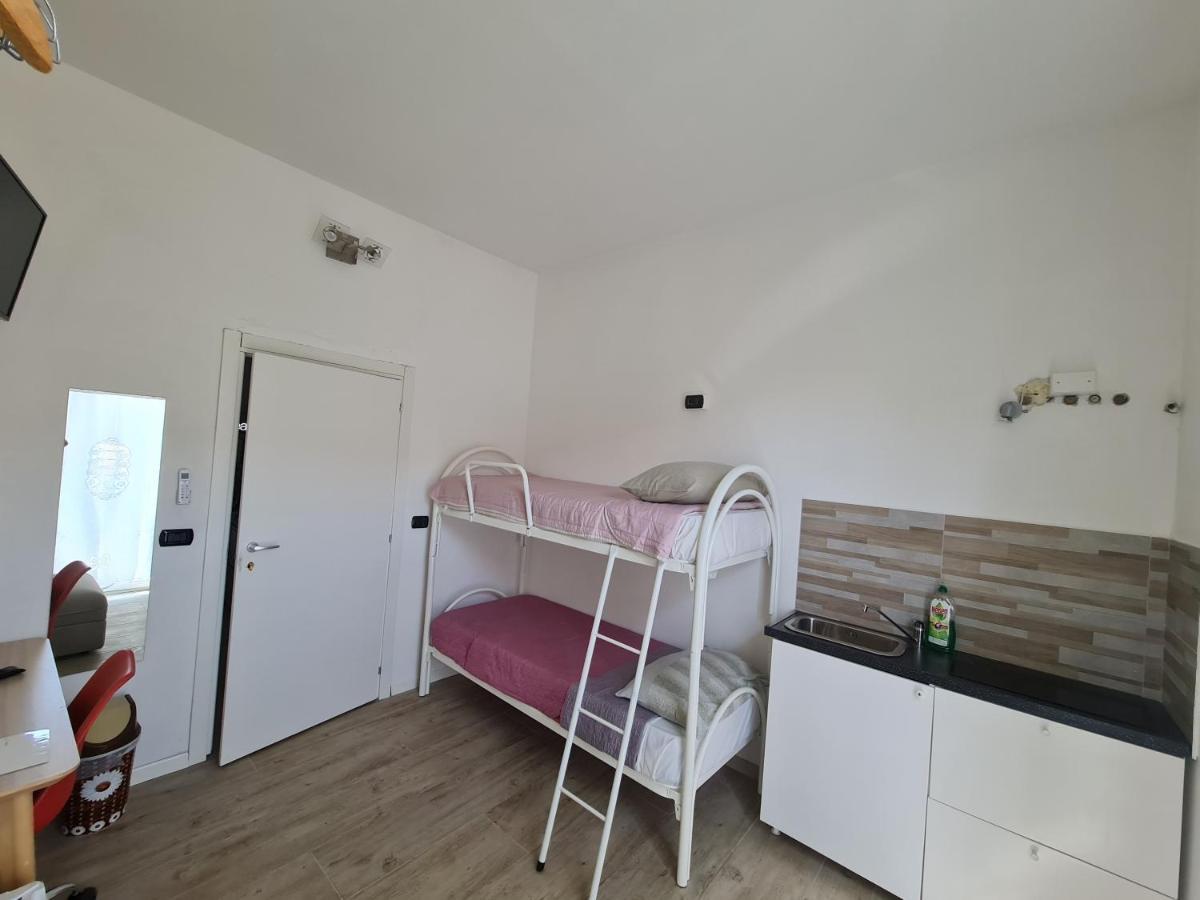 Bed and Breakfast Dormi Da Me Sul Mare Civitanova Marche Exterior foto