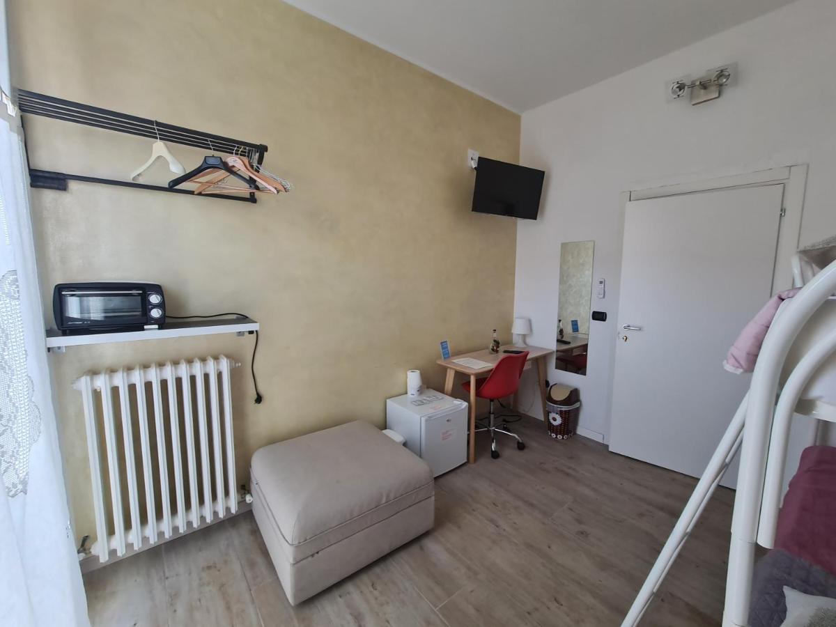 Bed and Breakfast Dormi Da Me Sul Mare Civitanova Marche Exterior foto