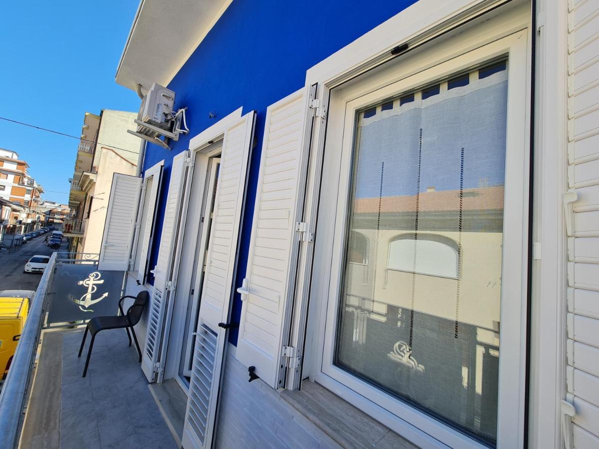 Bed and Breakfast Dormi Da Me Sul Mare Civitanova Marche Exterior foto